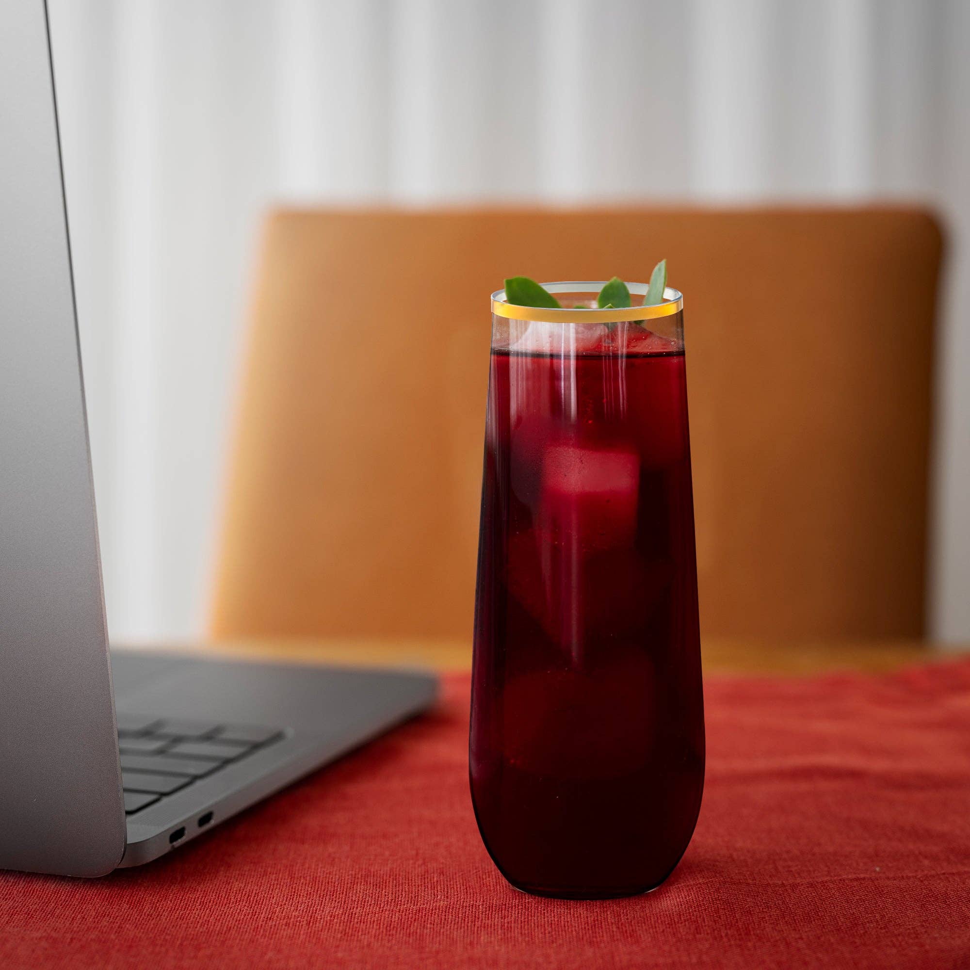 Smarty had a Party – Großhandel Champagnerflöten – 9-oz. Klare Plastik-Champagnerflöten mit goldenem Rand – 64 Stück6