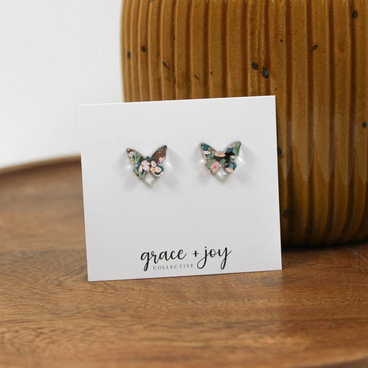Pendiente de botón con mariposa floral de primavera, pendientes de acrílico para venta al por mayor de Grace + Joy Collective