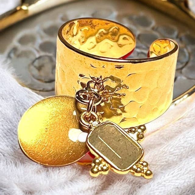 "EMMA" ring in fine gold with Labradorite stone and enameled sequin for wholesale by TOURMALYN