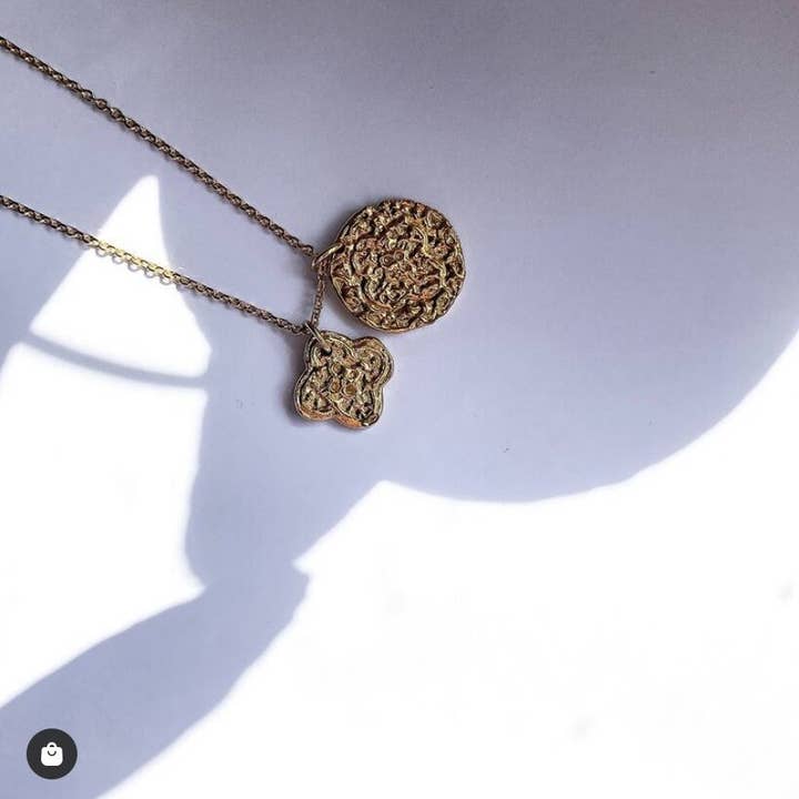 Hammered medal & clover necklace - Aloise (CCHAL19) for wholesale by Sophie Deschamps Bijoux