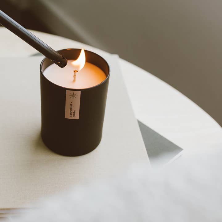 Calyan Wax Co. - Wholesale Jar/Filled Candle - Grapefruit + Flora - Matte Black Tumbler Soy Candle2