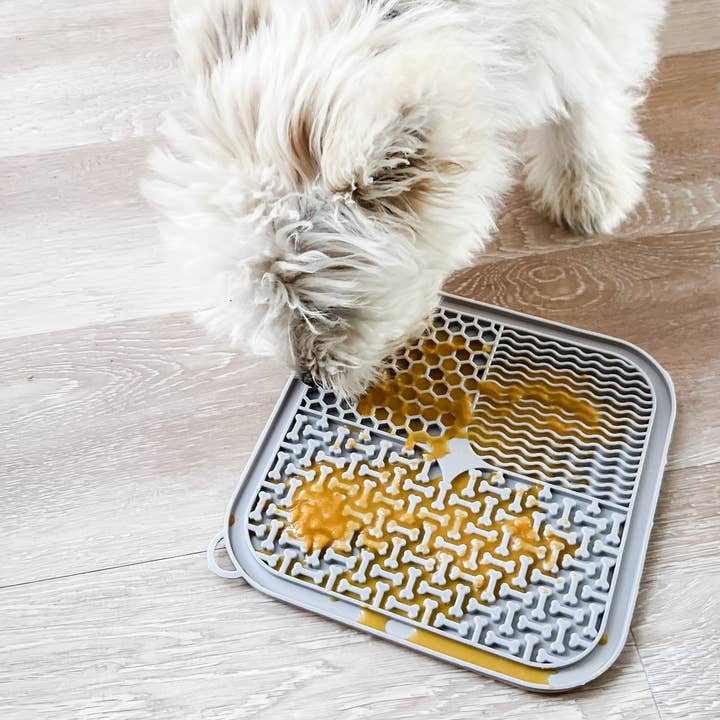 LOVIN'DOG - Wholesale Pet Food Mat - Dog - Licking mat | Licking mat for dogs in dusty pink