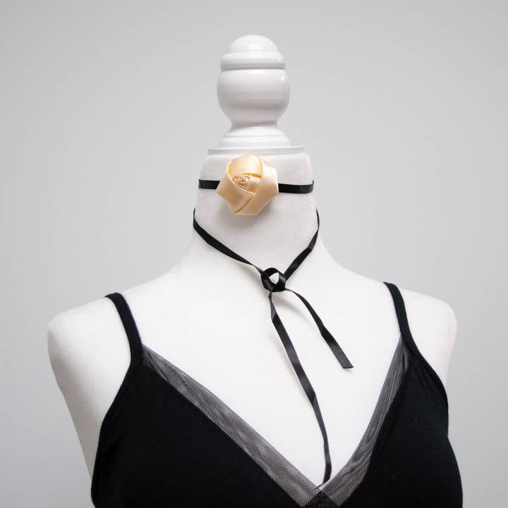 Rose Flower Choker Halskæde Blomstret Bånd Blomsterhals Sløjfe for engroshandel hos Aim Eternal