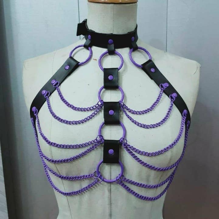 Candy Collection - lilla kæde-sele for engroshandel hos Daisy Corsets