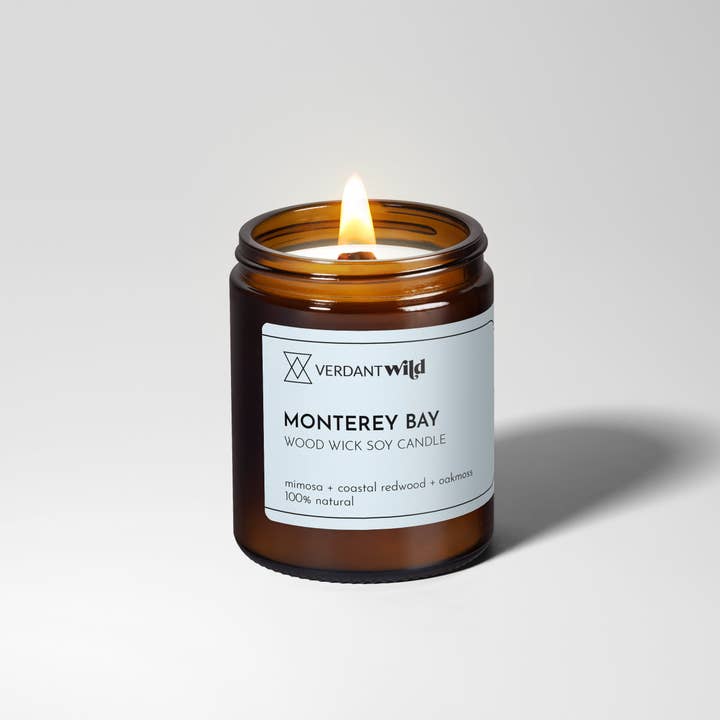 Candela di soia con stoppino in legno MONTEREY BAY per la vendita all'ingrosso da parte di Verdant Wild Apothecary