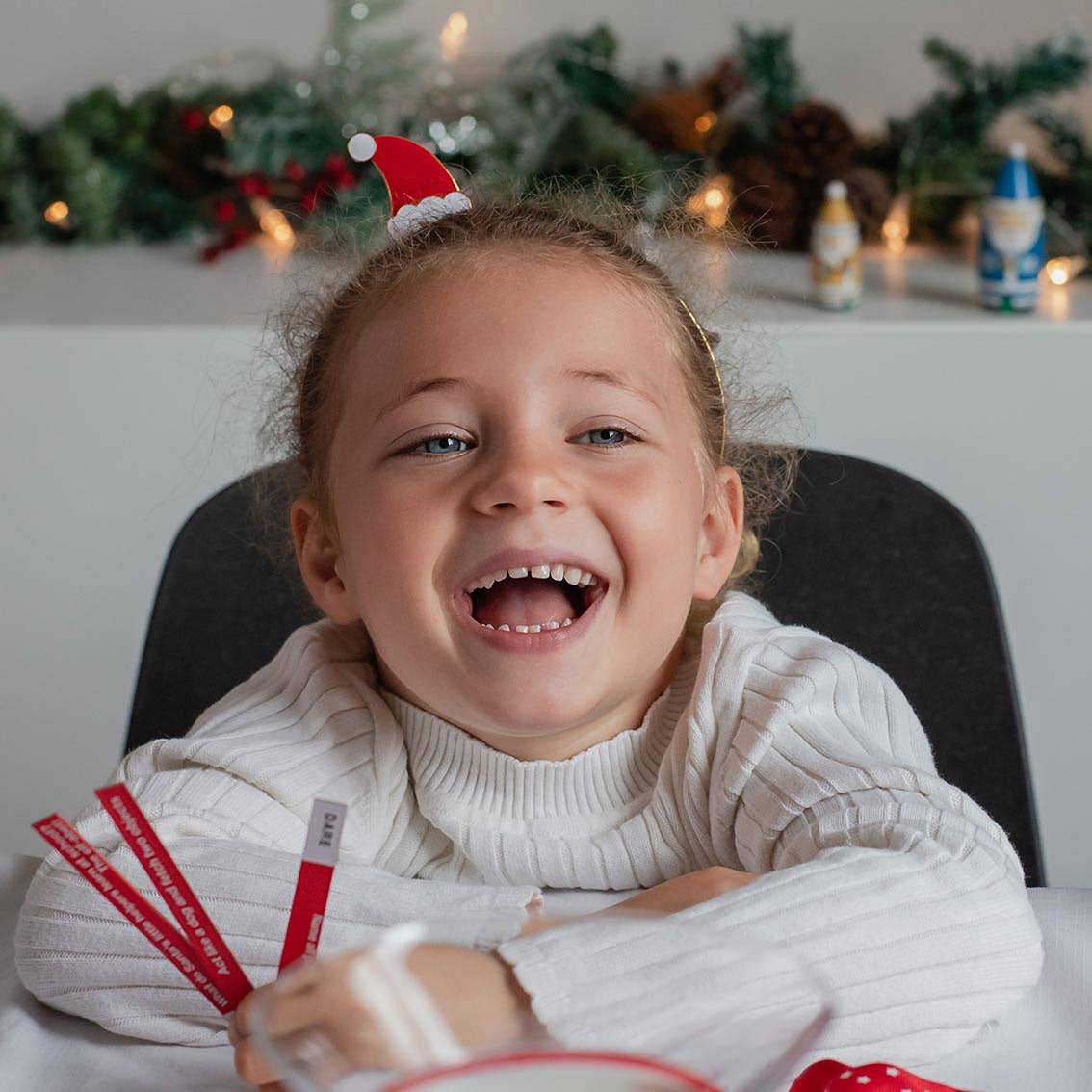 Talking Tables UK – wholesale Card game – Christmas Santa Dipstick Game | POS | Stocking Fillers |6