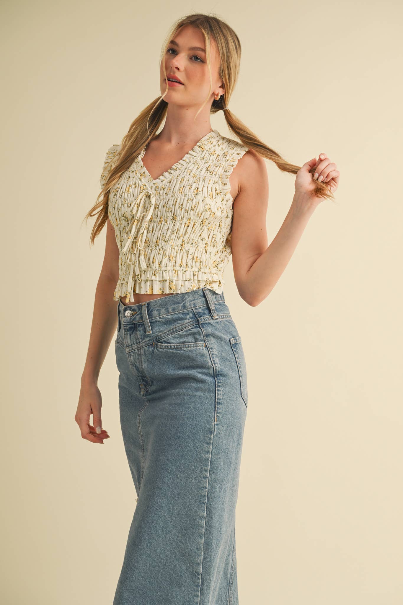 &MERCI - Wholesale Blouse - Women's - SMOCKED RUFFLE TIE FRONT TOP MTP39945