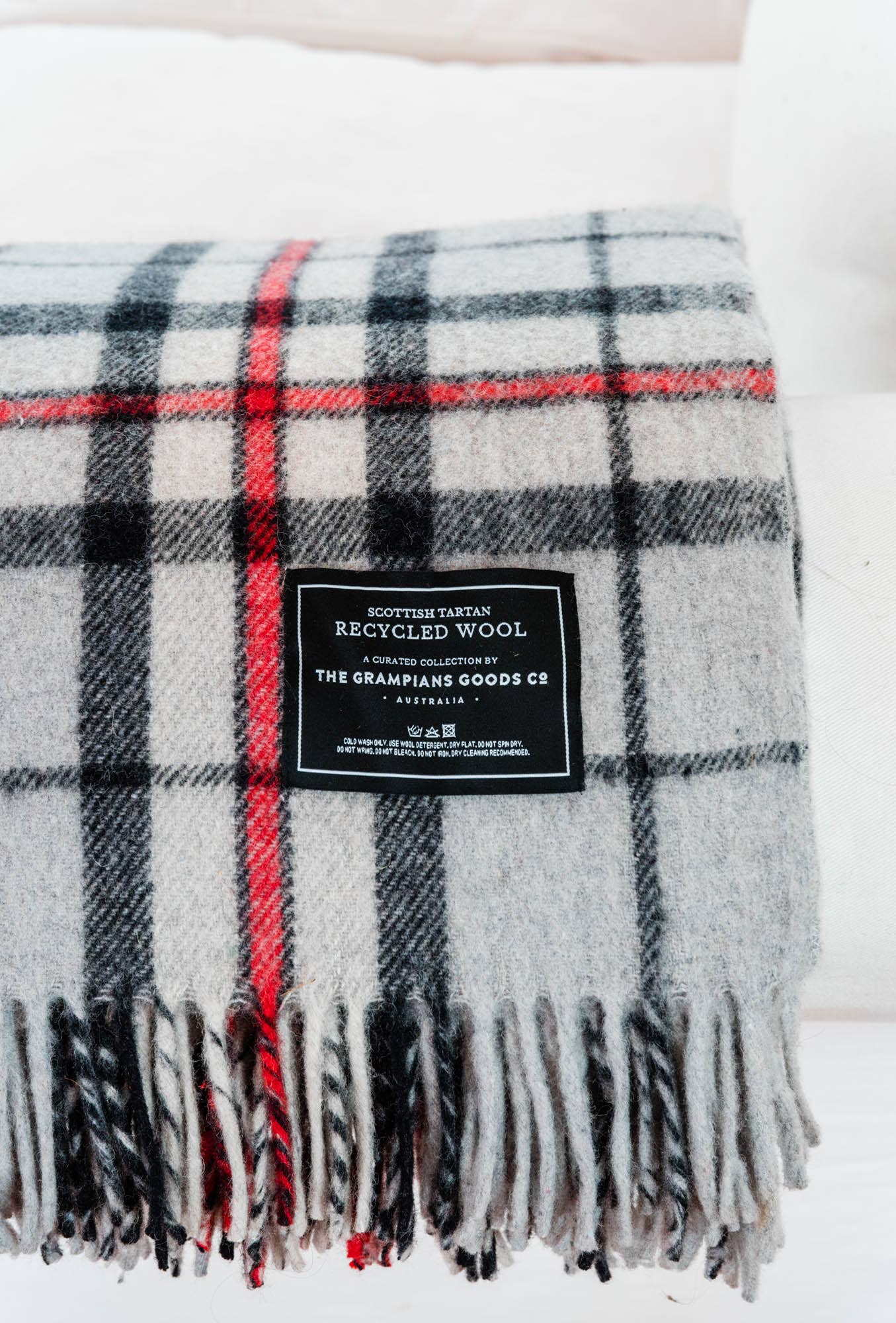 The Grampians Goods Co. - Vendita all'ingrosso Plaid - Coperta Heritage Tartan in lana riciclata18