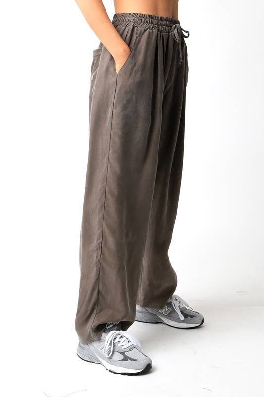 Olive Tonya Calças para venda a revendedores na Faire1