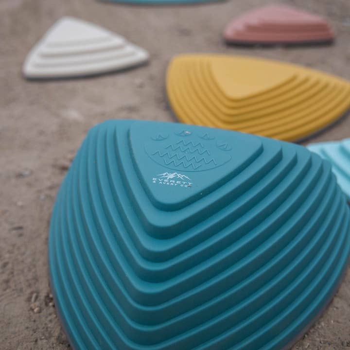 Everett & Avery Co. sensoriske trædesten til børn (sæt med 6 premium balancepuder til forhindringsbaner) for engroshandel hos Everett & Avery Co.