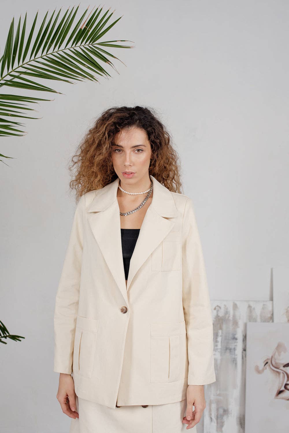 Azuri Fashion Group – wholesale Jeansjackor – Dam – Krämfärgad jeansjacka med stora fickor5