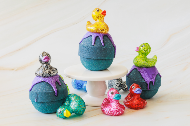 Whipped Up Wonderful – Bomba de banho/efervescente por atacado – Disco Ducks Bath Bomb - Bombas de banho com brinquedo1