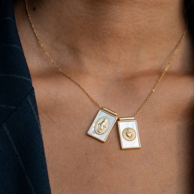 PHOEBE´S - Wholesale Pendant/Charm Necklace - Mother-of-Pearl Scapular with Our Lady and Sacred Heart – Double Necklace in Gold0
