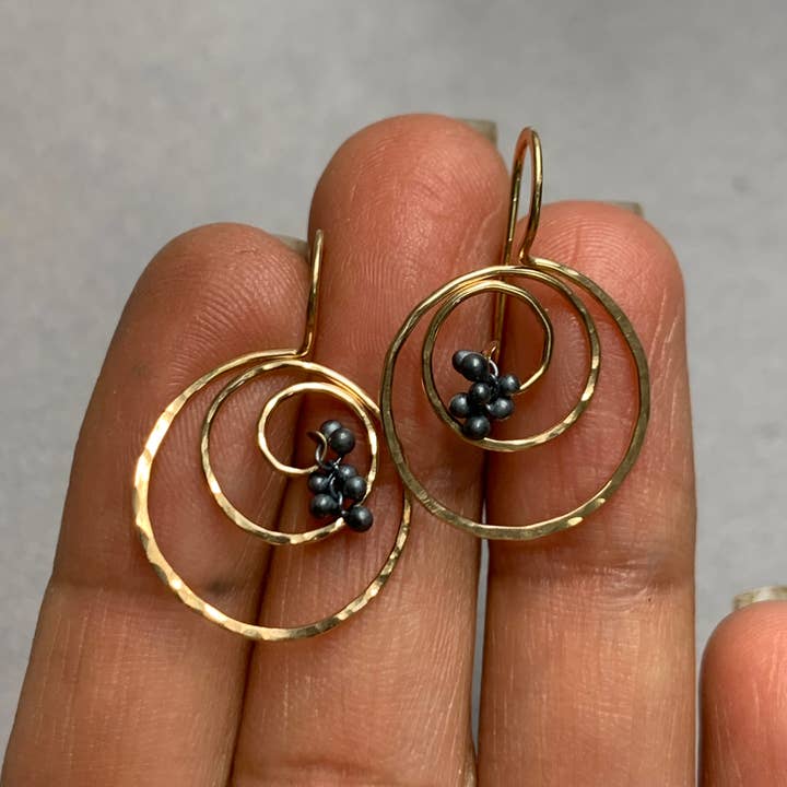 YedOmi Jewelry – wholesale Hängande örhängen – Luna Örhängen1