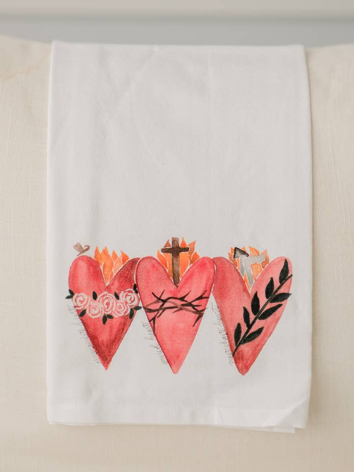Torchon 3 cœurs pour la vente par Emily S Pitre Art