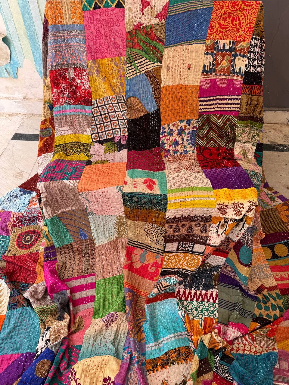 bhavnas boutique – Edredão por atacado – Colcha de Retalhos de Seda Kantha Costurada para Quarto5