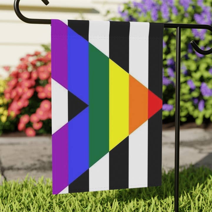 Bannière de jardin et de maison de la LGBTQ Pride Flag Ally Pride pour la vente par Sparkle By Asha
