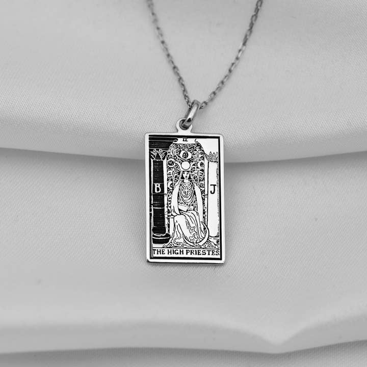 De Hogepriesteres Tarot gegraveerd 925 sterling zilver voor wholesale door DreamedBy