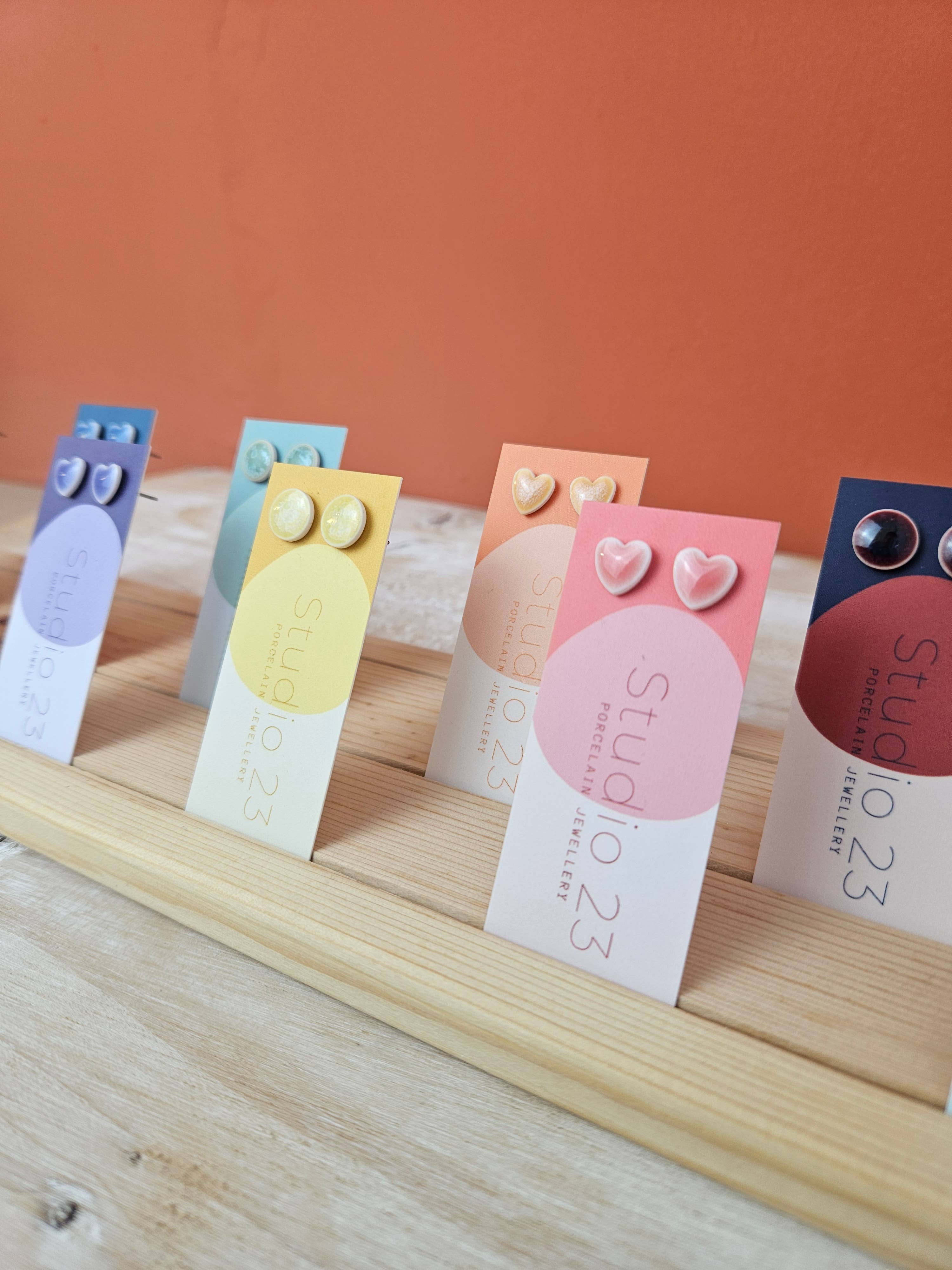 Studio 23 Ceramics - Vendita all'ingrosso Orecchini a bottone - Selezione di borchie7