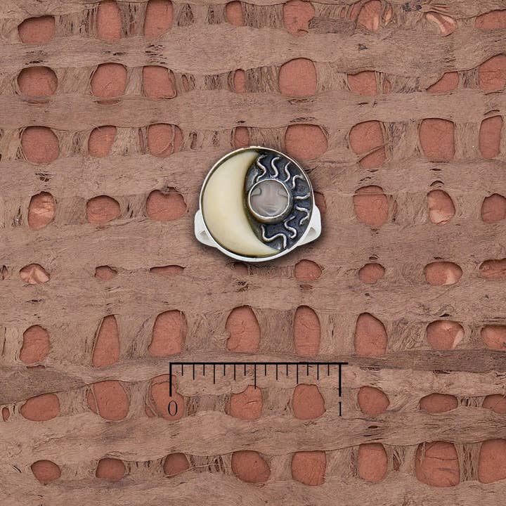 Anel Tagua Nut Meia Lua e Rosto Esculpido da Pedra da Lua por atacado de Tidepool