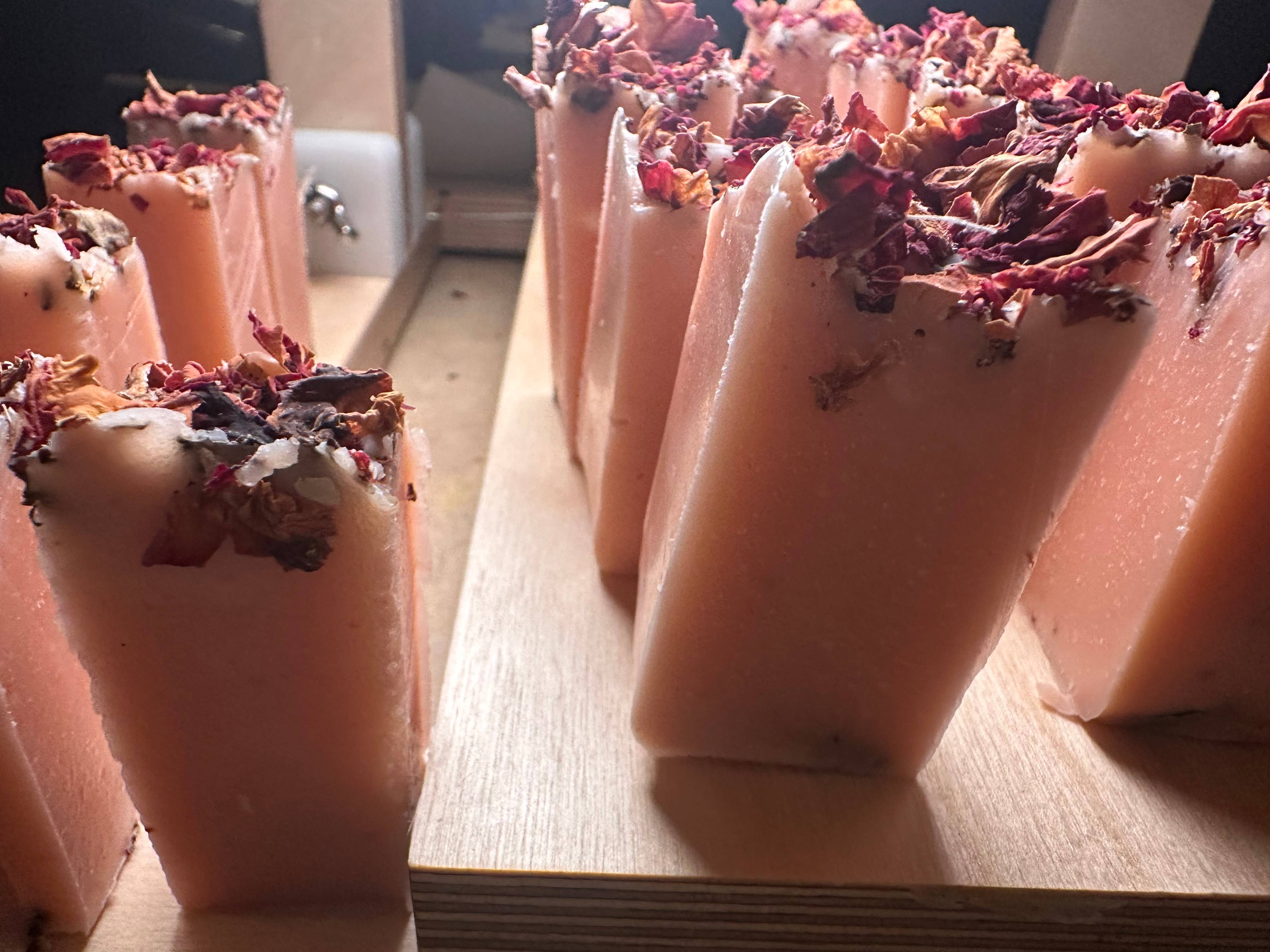 Fiori Essentials&Co - Wholesale Bar Soap - Garden Rose Cold Press bar soap2