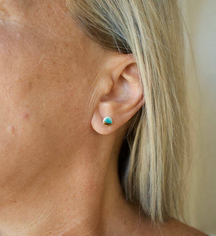 ZOE COMINGS – wholesale Solitärörhängen – Små Pebble Studs8