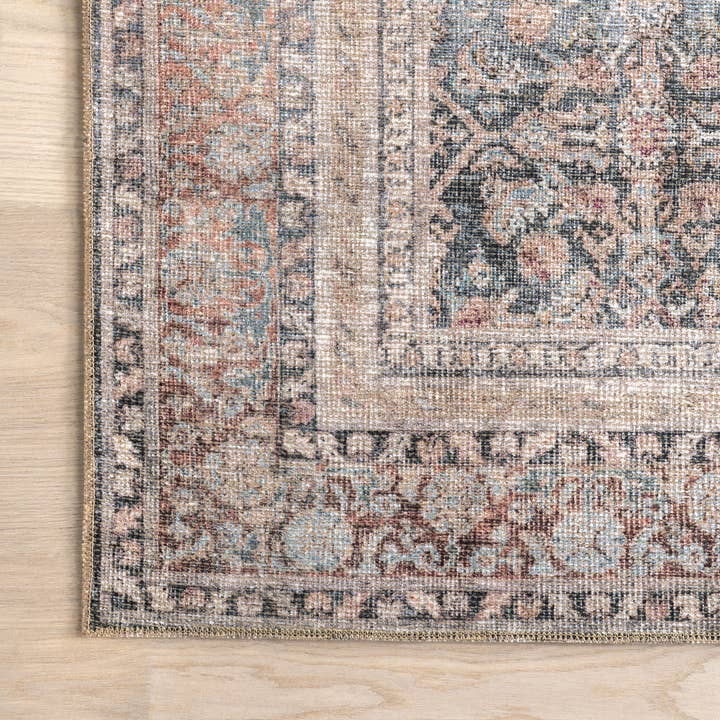 Blue Hillstone Collection Elfrieda Traditional Vintage Medallion Area Rug for wholesale on Faire4