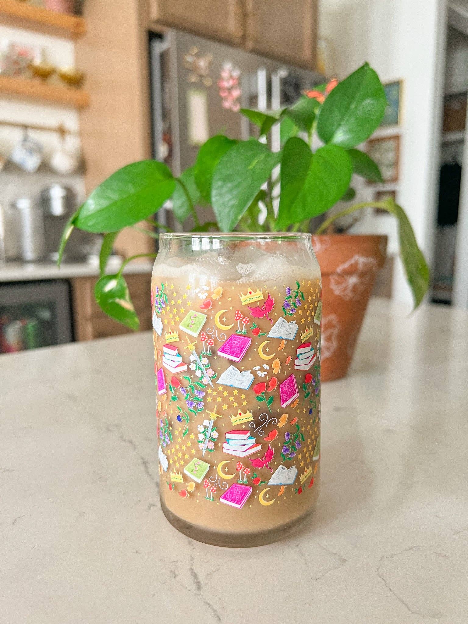 Hart and Flora Shop – wholesale Drinking glass/cup – 16oz Fantasy Book Glass3