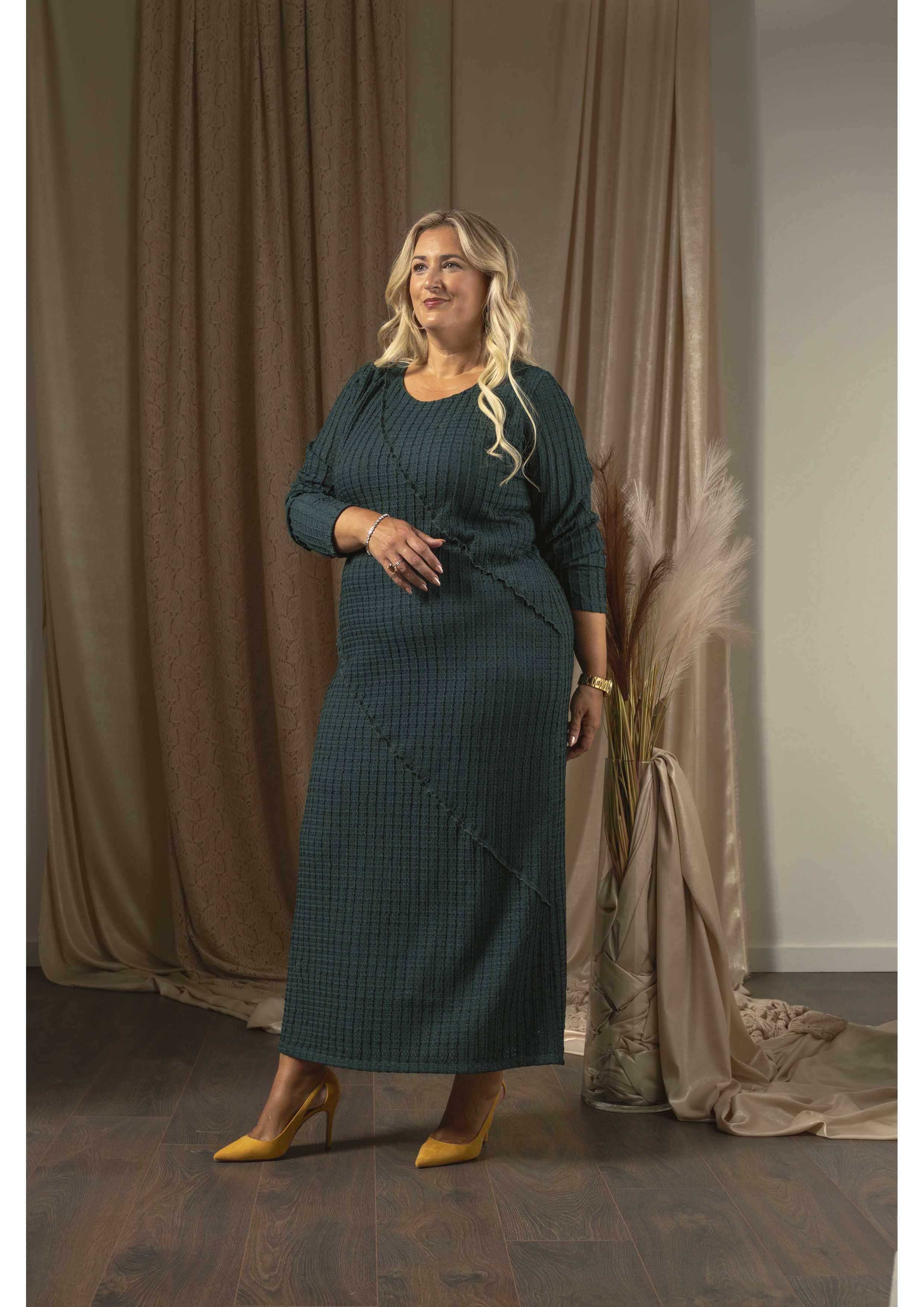 Teresa Cardoso Oliveira - Wholesale Dress - Women's - 256065 - Knit dress with front cutouts Autumn Winter Collection Plus Sizes