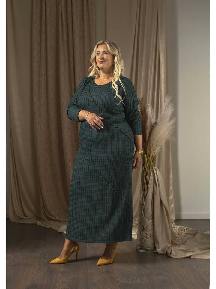 256065 - Knit dress with front cutouts Autumn Winter Collection Plus Sizes for wholesale by Teresa Cardoso Oliveira