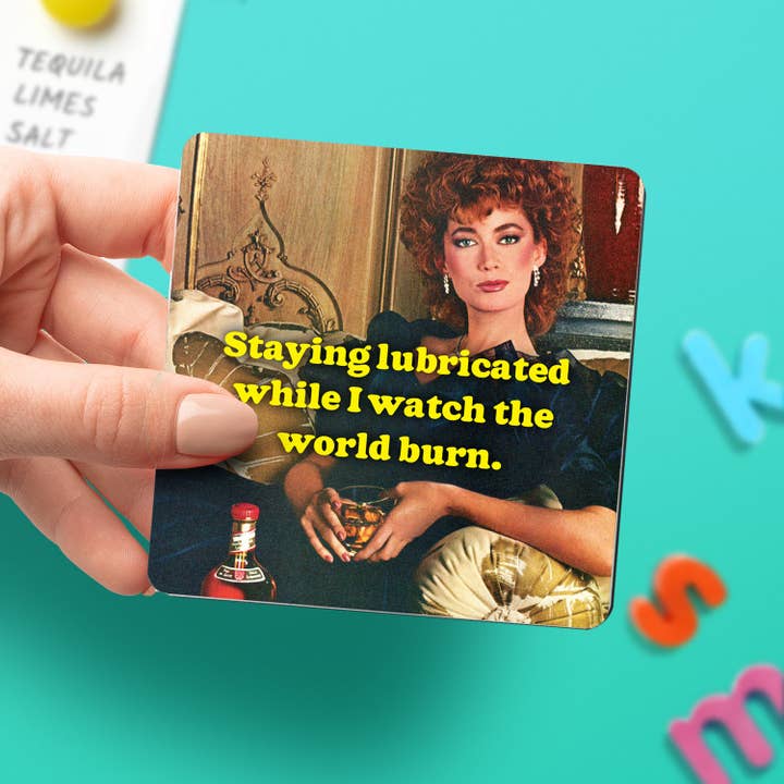 Aimant humoristique «World Burn» pour la vente par The Raccoon Society