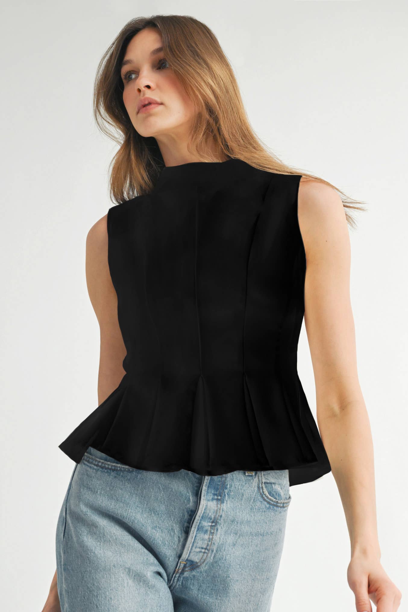 EB LUXE – wholesale Blus - Dam – Ärmlös Hög Hals Volangblus LT193011