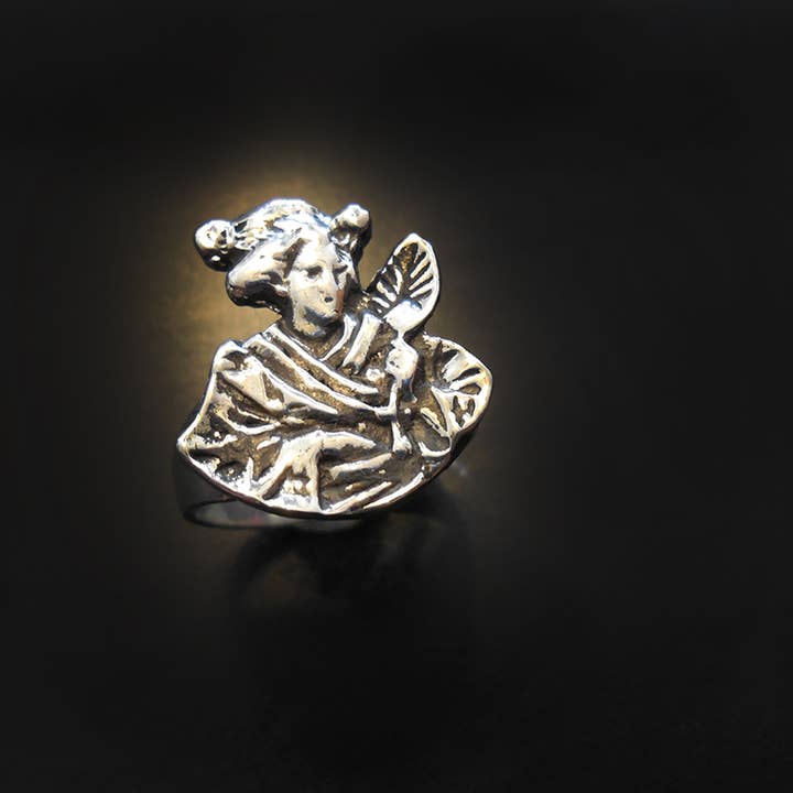 Geisha Ring with plain band in sterling silver for wholesale by Hi Octane | SilverBotanica