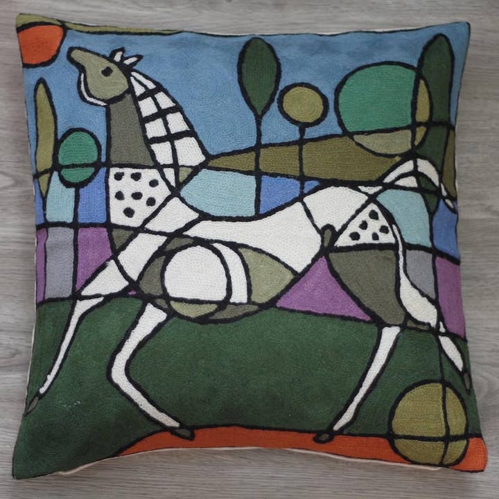 Handgemaakte geborduurde kussenhoes met paardenontwerp voor wholesale door Cashmere Crafts Inc