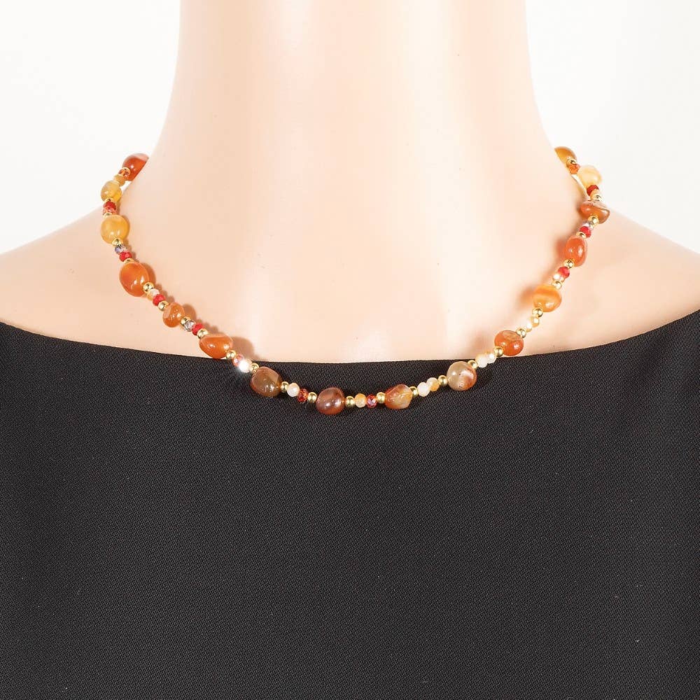 The Looks by Fame Accessories – Großhandel Kette mit Anhänger/Charm – Halskette mit verschiedenen Steinperlen3