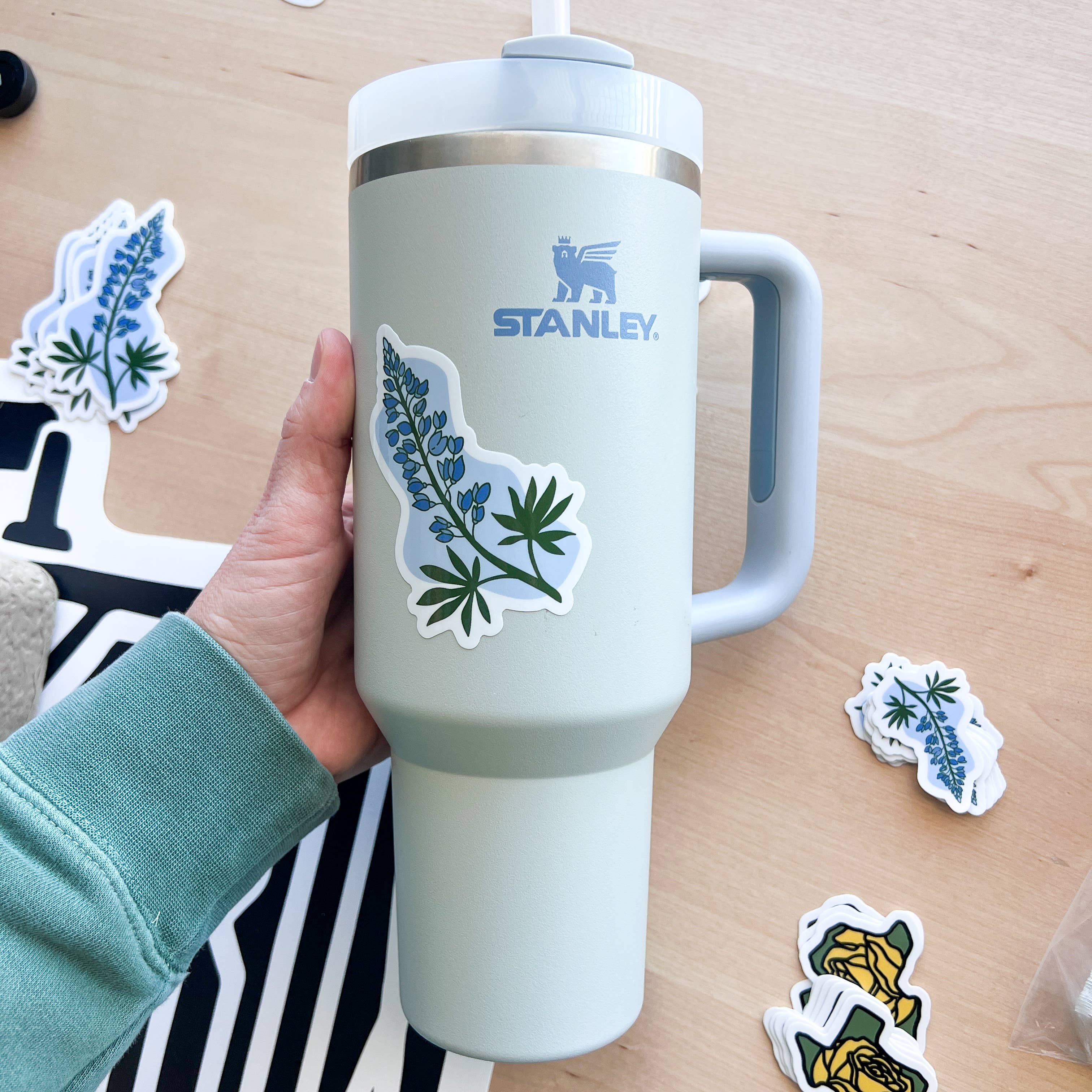 The Sticker Box | Texas Inspired Stickers & Magnets - Vente Autocollant - Autocollant Bluebonnet - Texas Stickers imperméables1