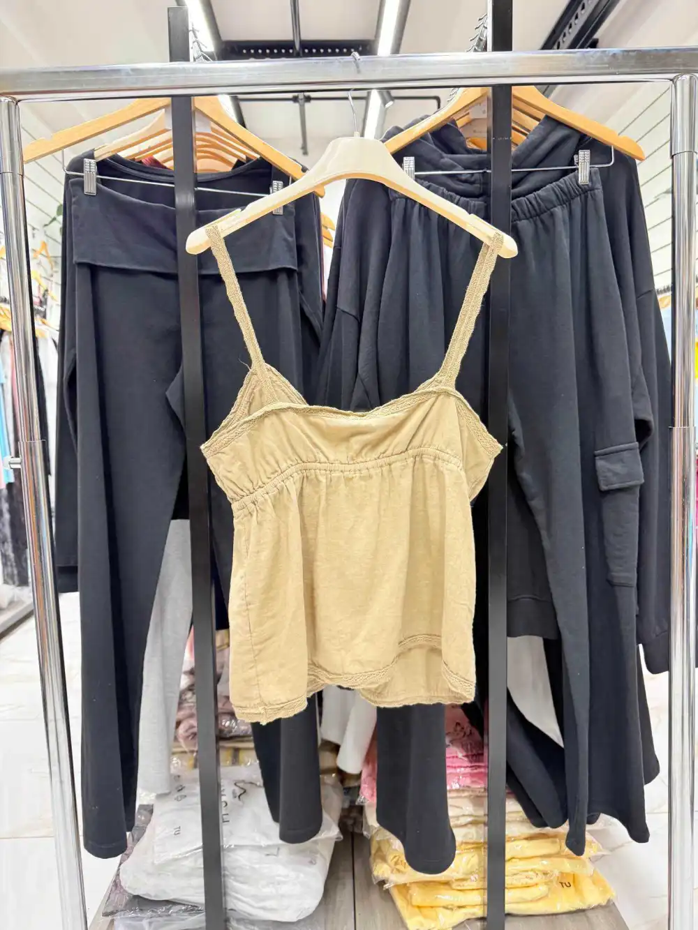 Caqui Blusa de linho estilo camisola para venda a revendedores na Faire2