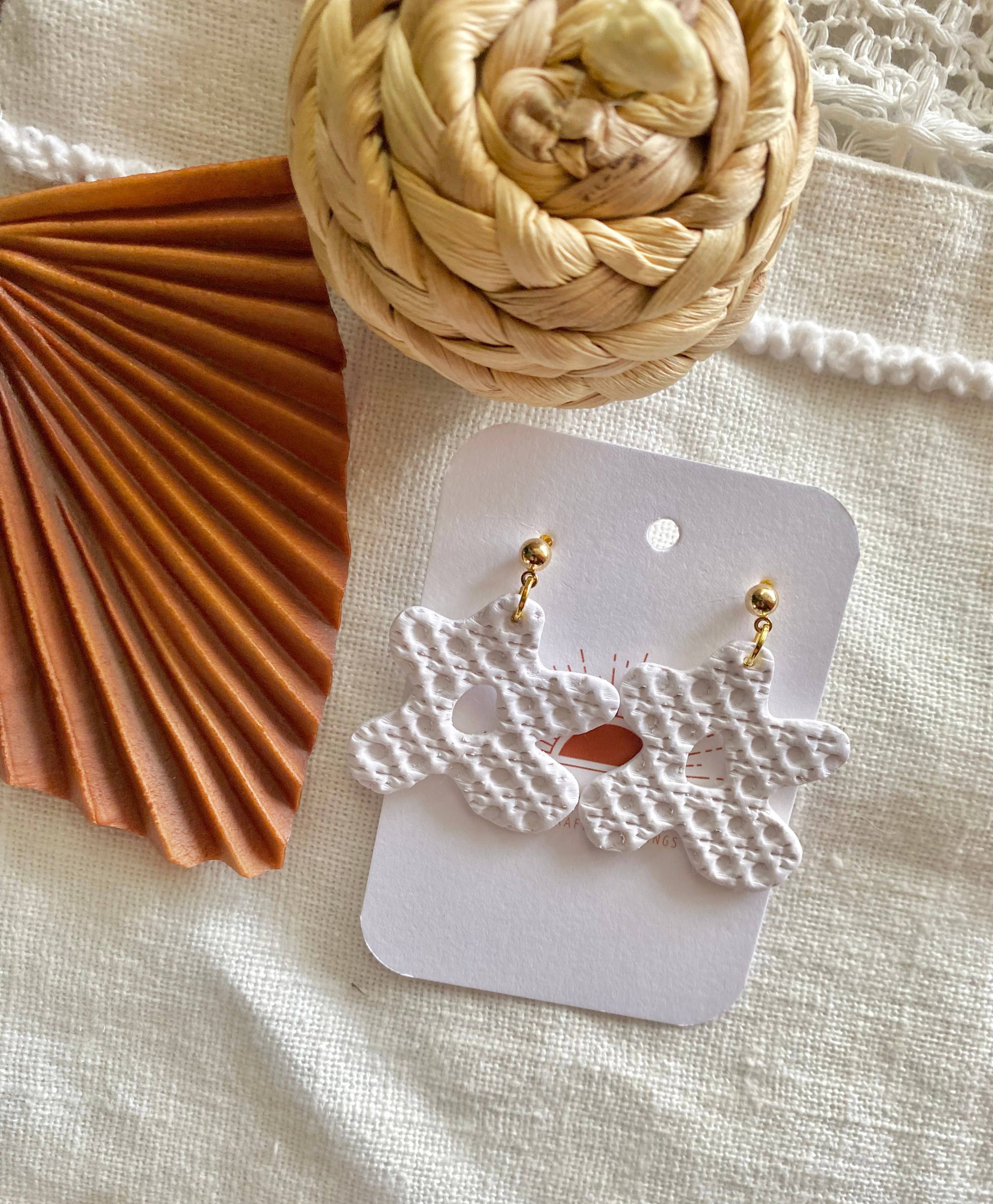 Terra Made - Wholesale Dangle Earrings - White wicker retro flower earrings
