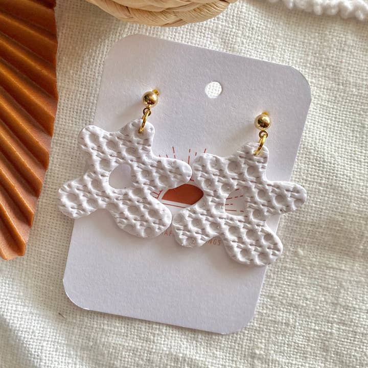 Terra Made - Wholesale Dangle Earrings - White wicker retro flower earrings0