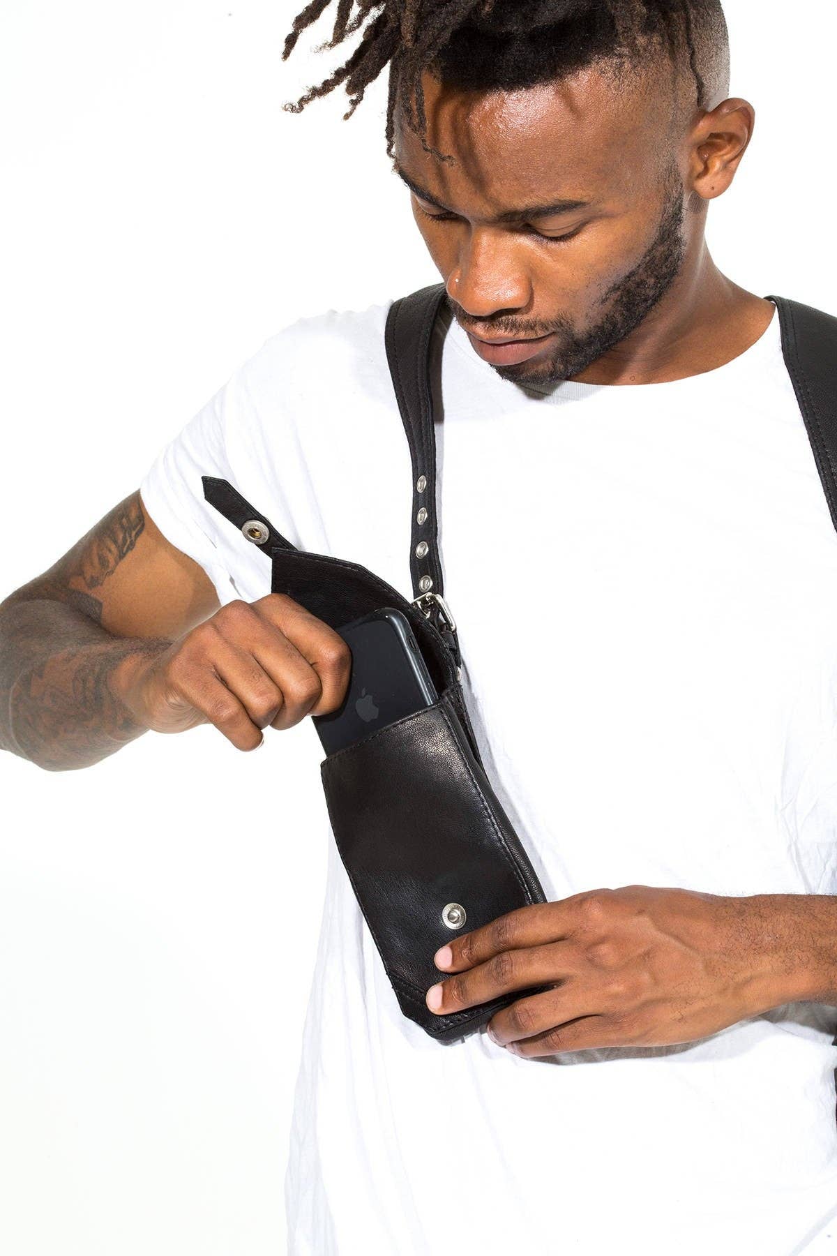 JUNGLE TRIBE – wholesale Phone wallet – men's – CHROME BLACK Leather Biker Holster Bag and Phone Case6