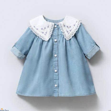 Vestito in Denim Ricamato per Bambina con Colletto di Pizzo (9–24 M) per la vendita all'ingrosso da parte di Omnis Pura