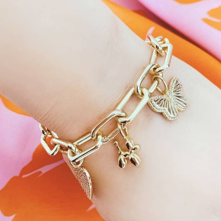 The Sis Kiss - Wholesale Charm/Dangle Bracelet - Token Charm Bracelet | Gold & Silver | AdjustableÂ