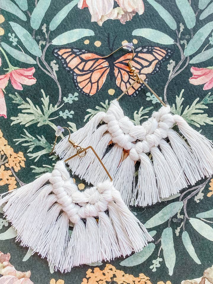 Boucles d'oreilles en macramé pour la vente par Beauty Among Us