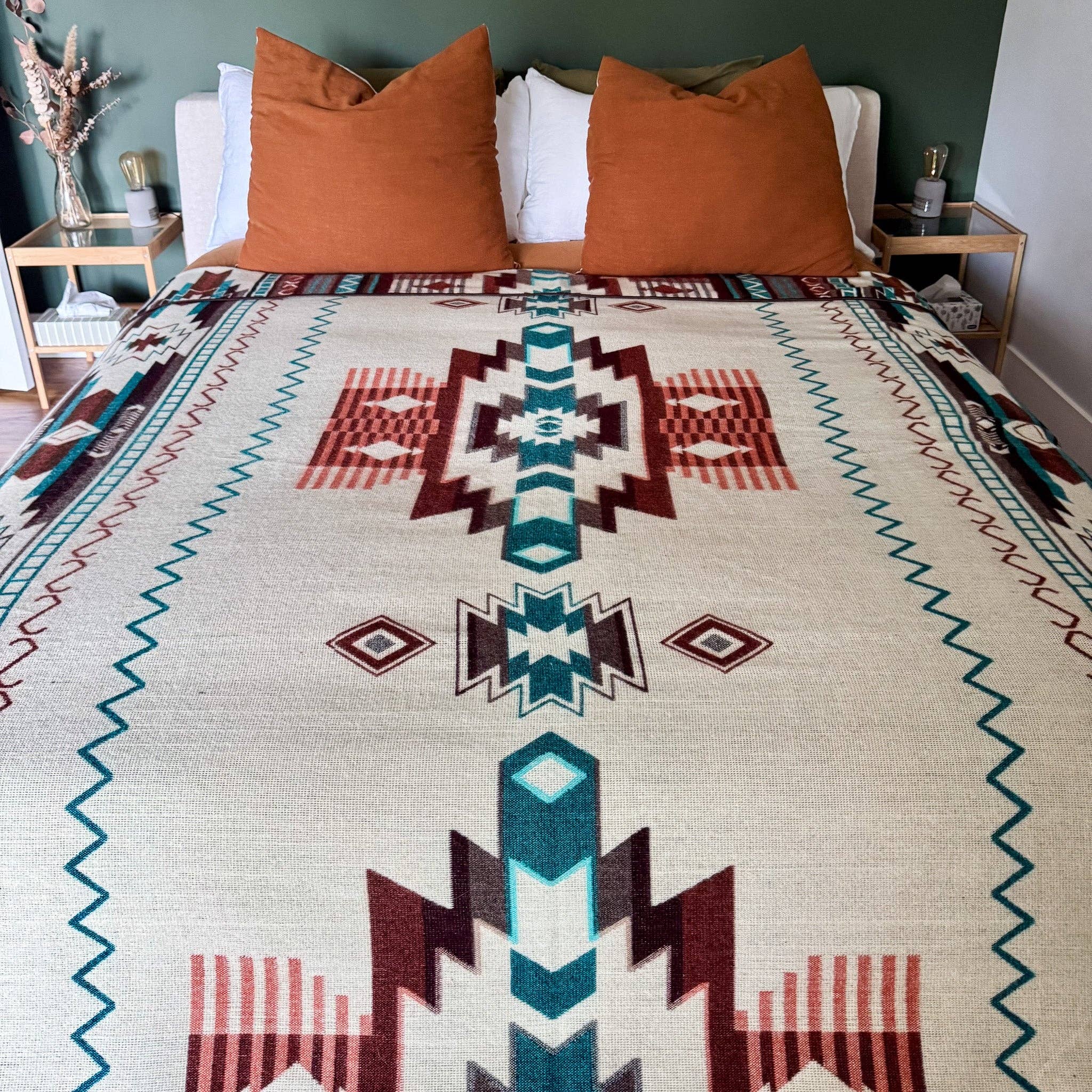 Wylde Brigade – wholesale Throw blanket – Cotopaxi Aztec Reversible Blanket10