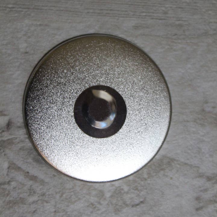 Raven Design - Wholesale Lapel Pin/Button - Bella Lugosi 2.25 Inch Metal Backed Dracula Button