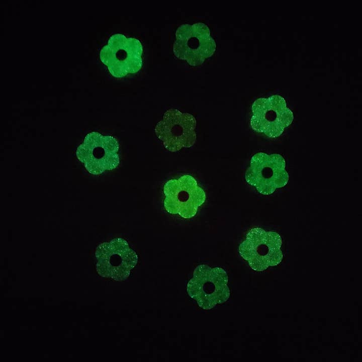 SChandworks - Wholesale Embroidery/Cross Stitch Supplies - Floral (glow in the dark) Resin needle minders4