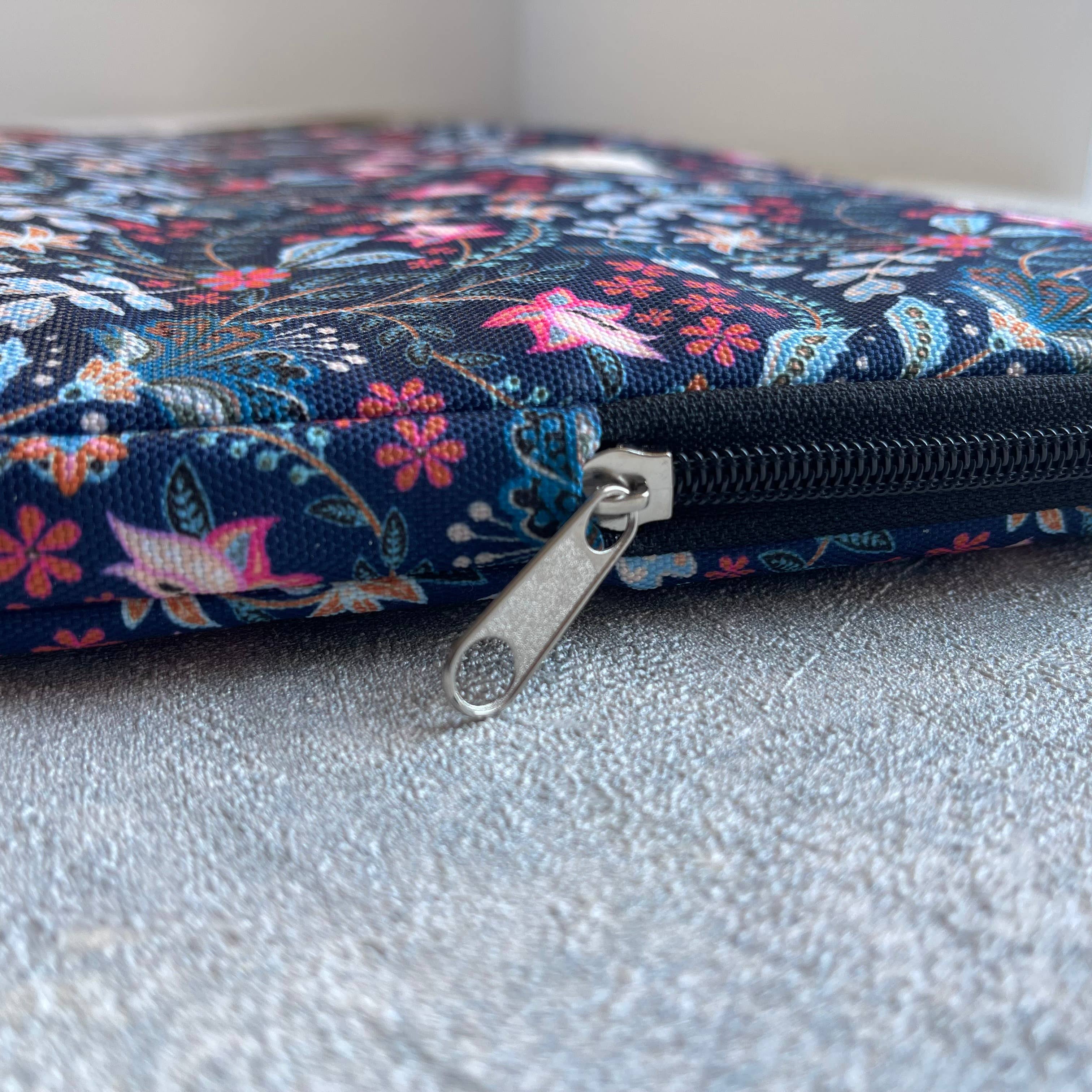 Anegami Bookish Boutique - Vente Étui pour ordinateur portable/tablette - Unisexe - Étui pour ordinateur portable à motif floral4