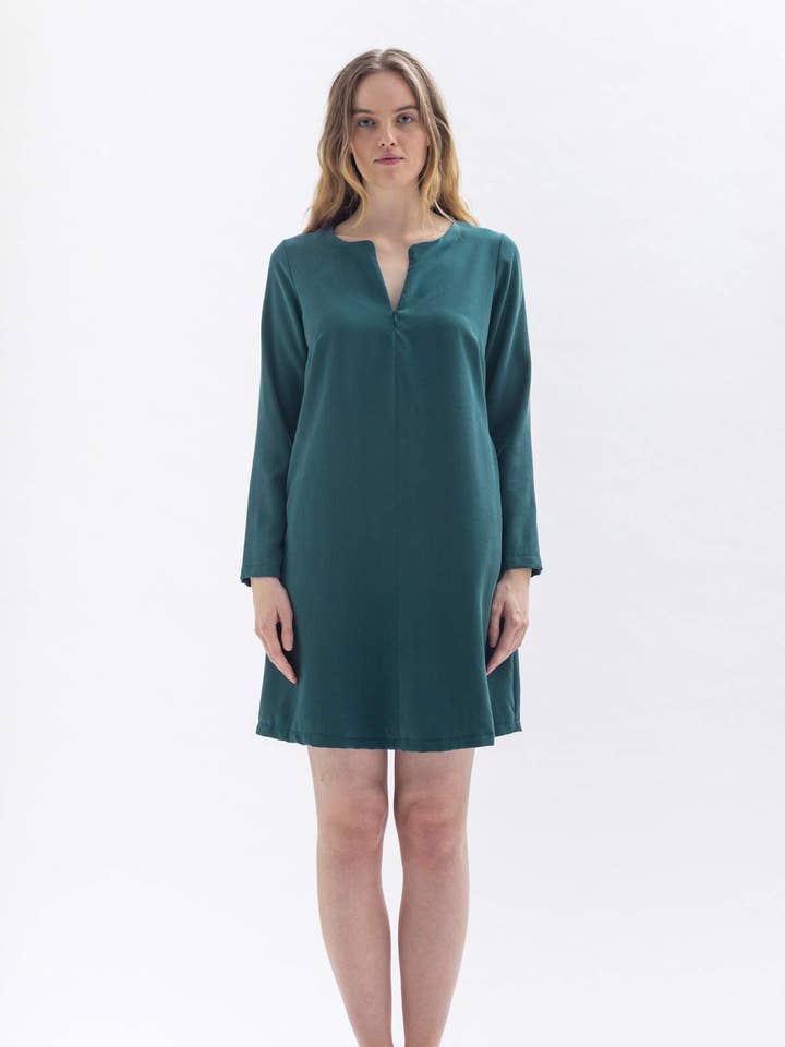 A-Linien Kleid "GRETA" in grün aus Tencel für den Großhandel von Studio Hertzberg