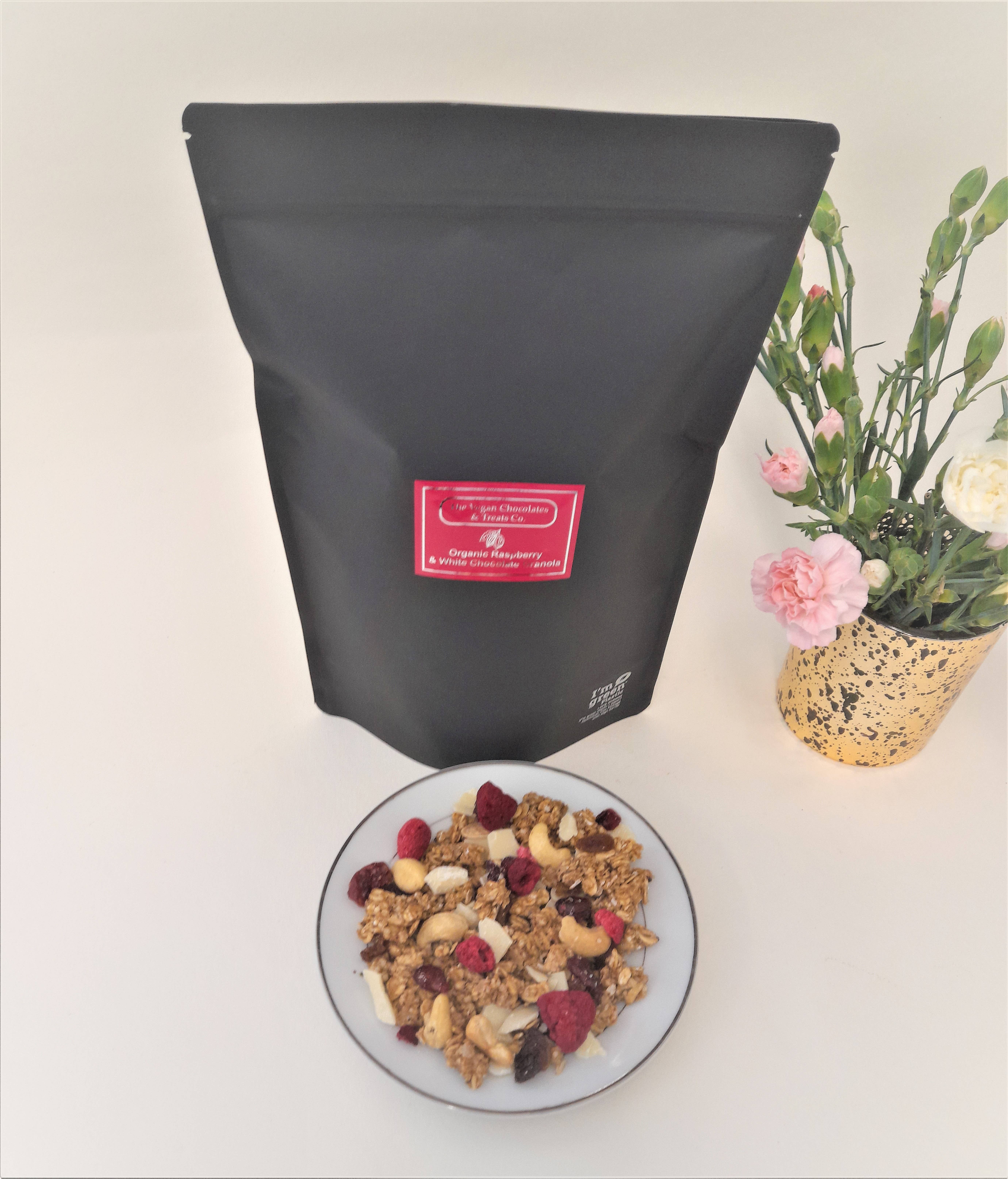 The Vegan Chocolates And Treats Co. - Vendita all'ingrosso Muesli - Muesli al cioccolato bianco e lampone biologico vegano di lusso1