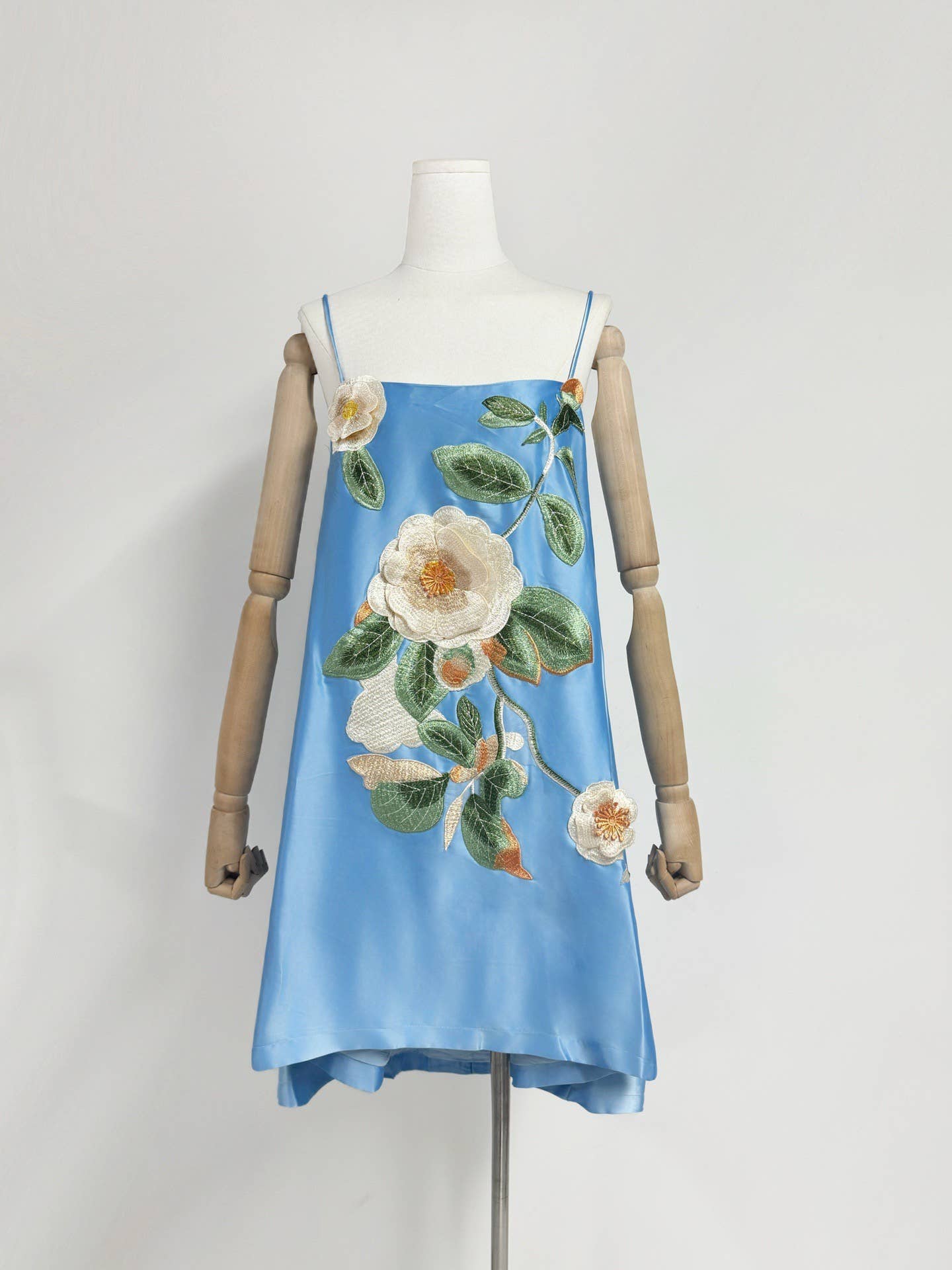 Productseeker - Wholesale Dress - Women's - DR685Y 3D Embroidered Backless Suspender Dress in Soft Pink10